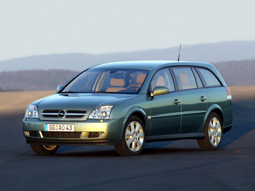 Вектра караван. Опель Вектра универсал 2002. Opel Vectra c универсал. Opel Vectra 2003 универсал. Опель Вектра с 2005 универсал.